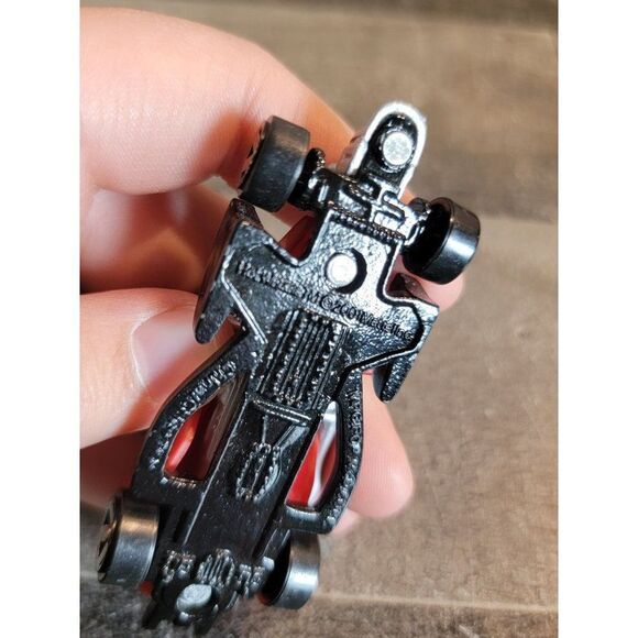 Hot Wheels 2001 Mattel red racer car toy figure - Picture 4 of 5